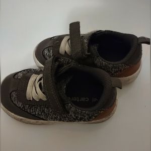 Carter's Velcro sneakers size 6